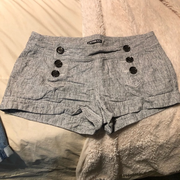 Express Pants - Super cute button up shorts